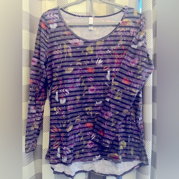 LuLaRoe Randy Tee - Picture 2 of 4